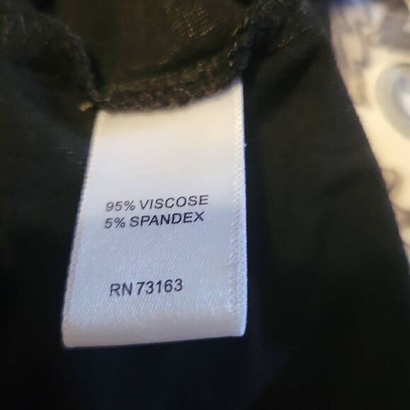 Cable And Gauge Women's Black With White Trim Blouse Top Size Large - Picture 6 of 6